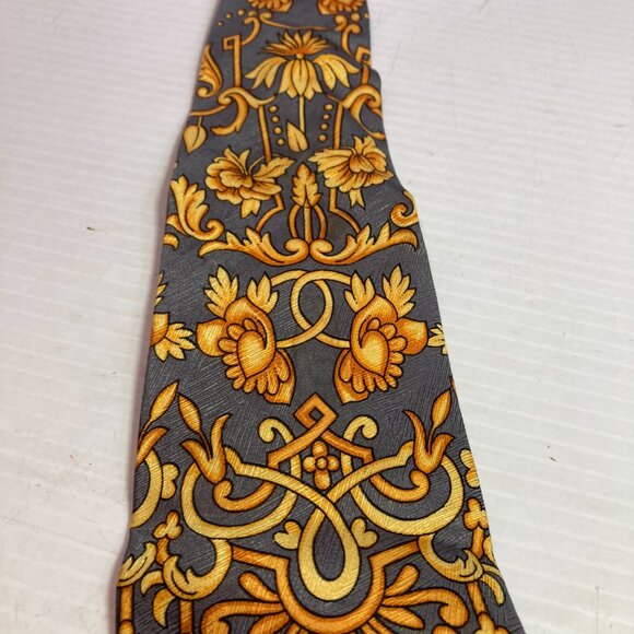 Vintage Gianni Versace Tie  Necktie Made in Italy 68" x 4" - Picture 6 of 8